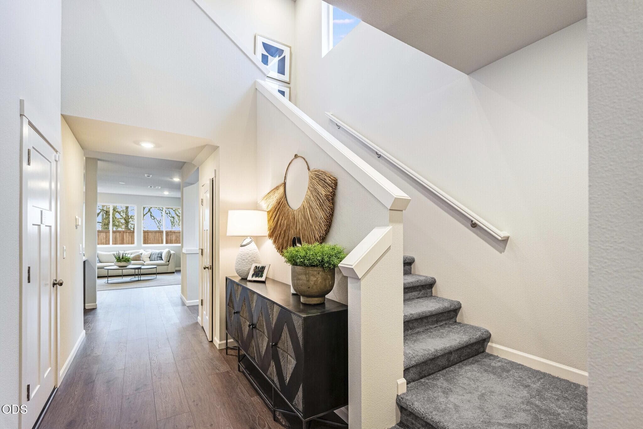 Photo 4 of 63118 NE Henningsen Pl