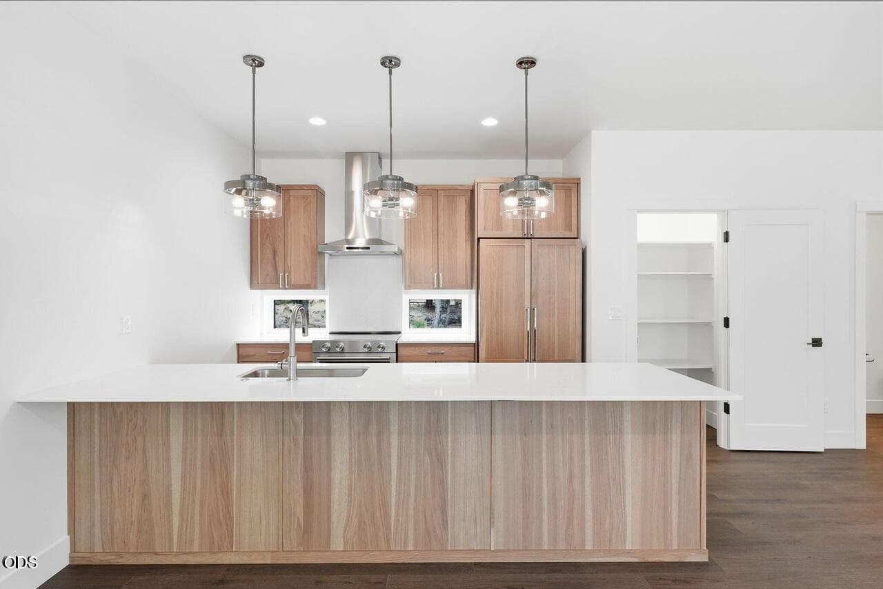 Photo 4 of 155 NW Copperwood Court