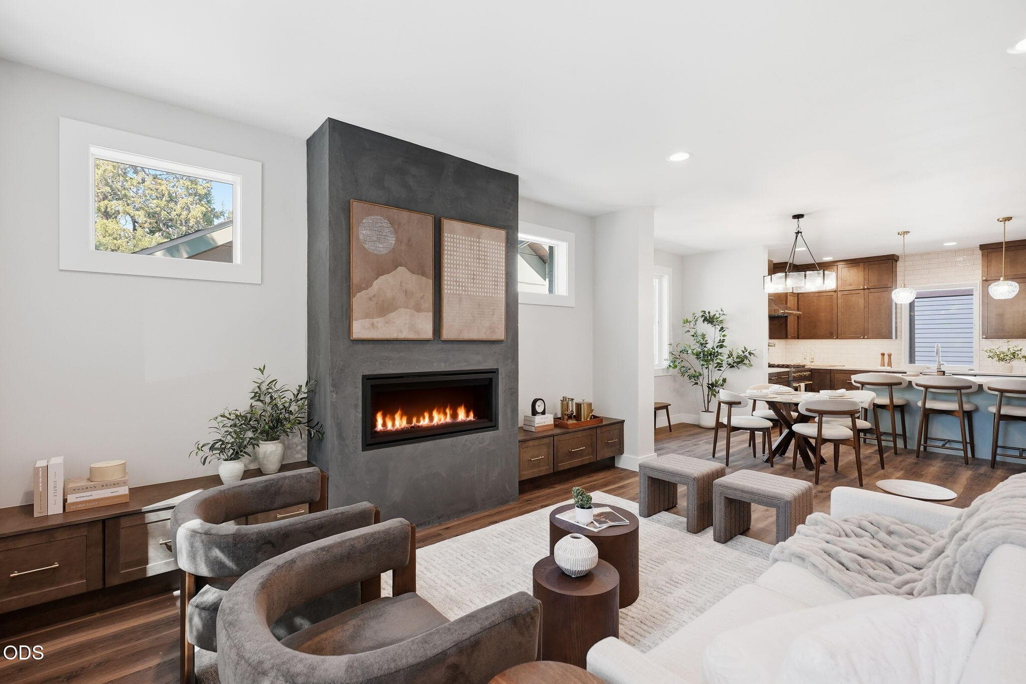 Photo 2 of 1548 NW Elgin Avenue, 1 & 2