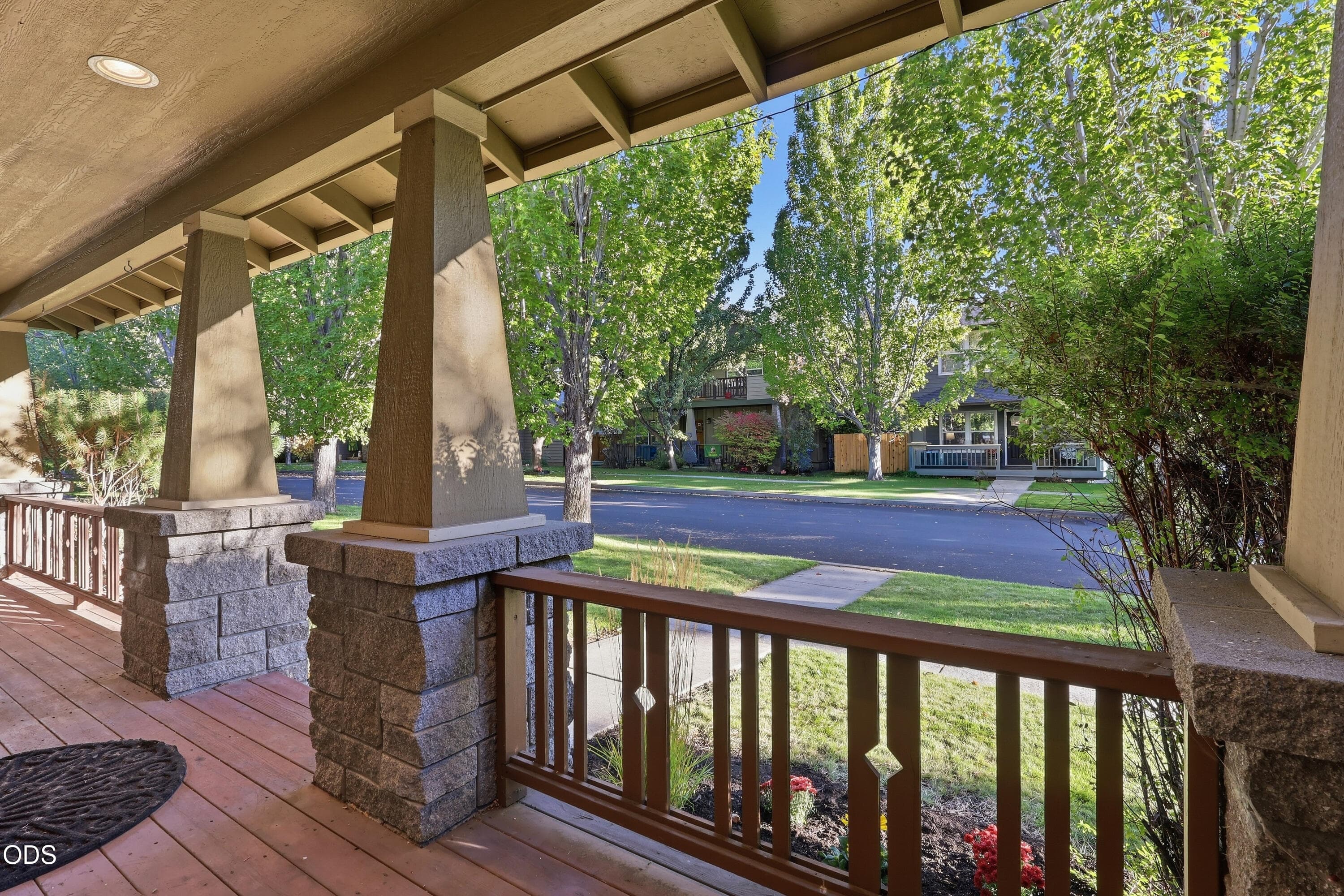 Photo 3 of 21332 Oakview Drive