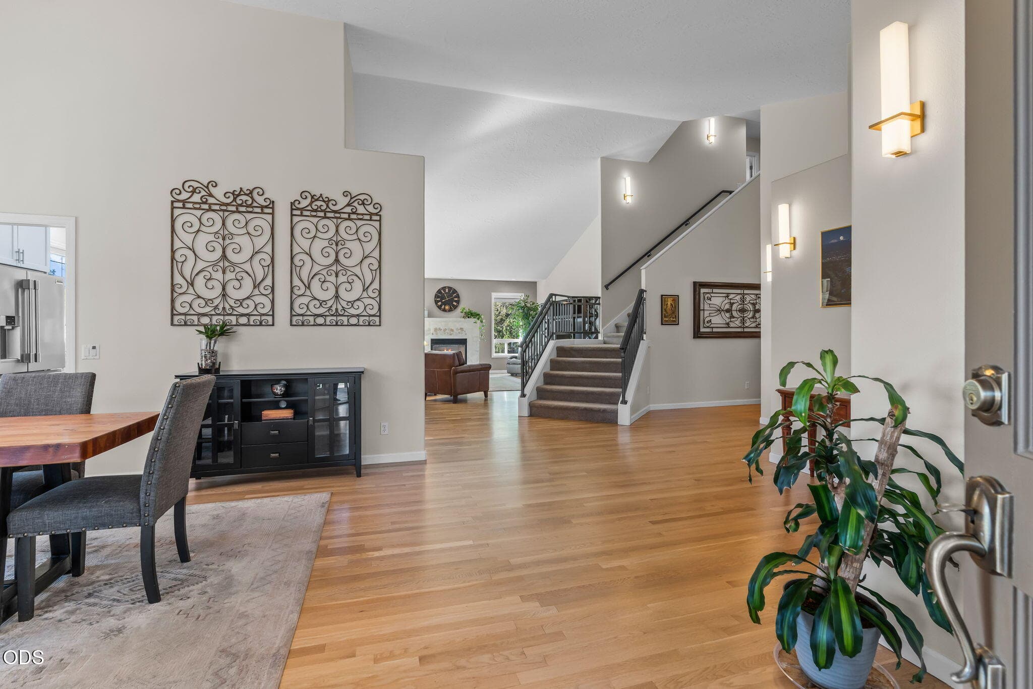 Photo 4 of 1154 NW Redfield Circle