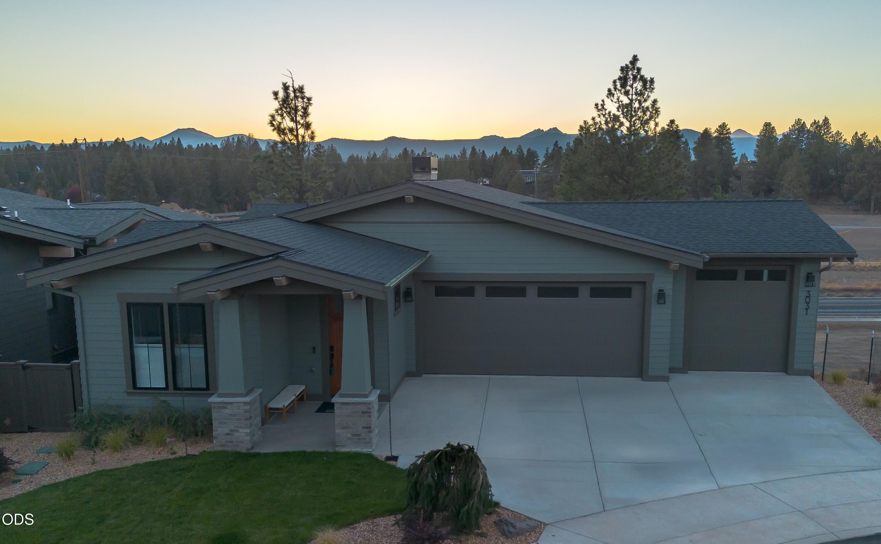 Photo 2 of 3031 NW Polarstar Avenue, Lot 37